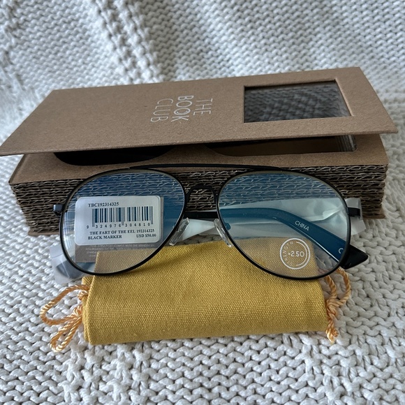 The Book Club NWT "The Fart of the Eel" Reading Glasses (2.50) - Picture 1 of 13